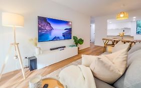 Burleigh Breeze Getaway